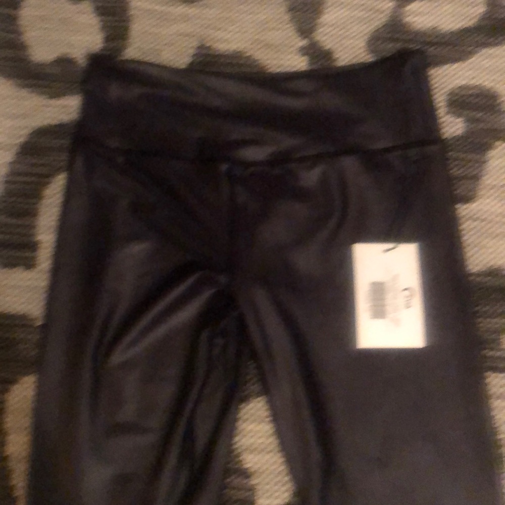 NWT Zyia Black Metallic Light n Tight 7/8 24”